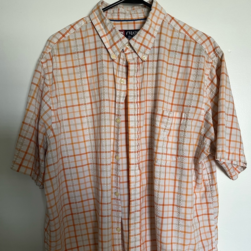 Men’s Chaps button down.